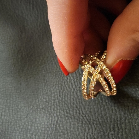 Unlisted Jewelry - 3/$25 Gorgeous reversible ring